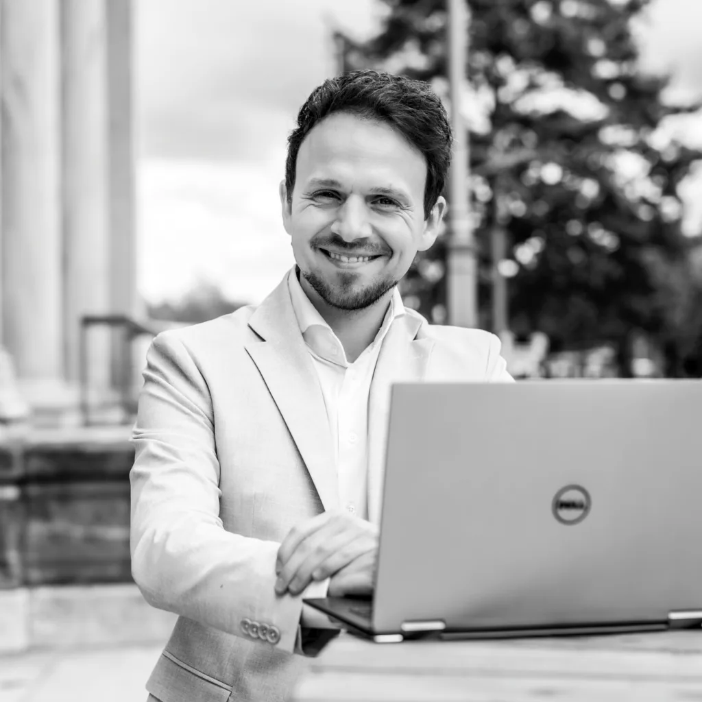 Online-Lehrkraft werden 2 geschaeftsfuehrer nachhilfe christian klee 2 1x1wg