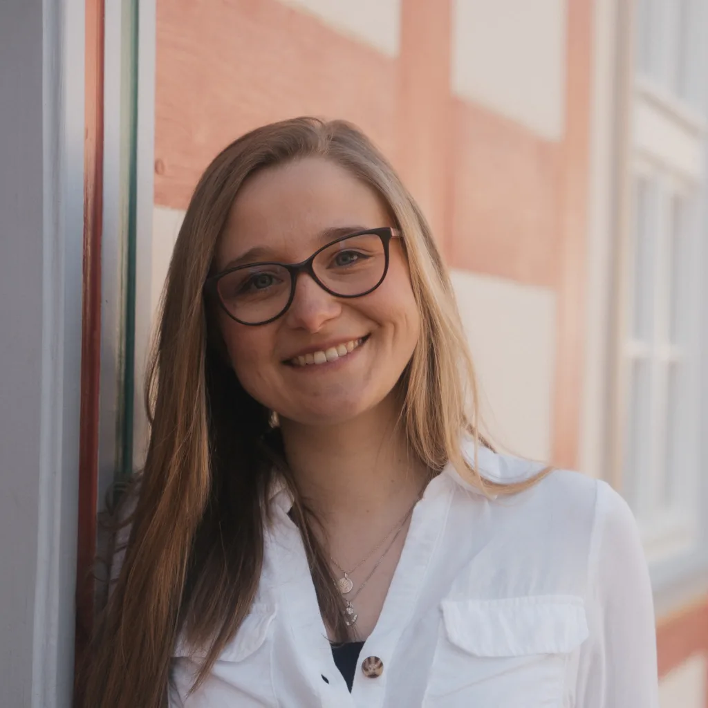 luisaklee portrait c